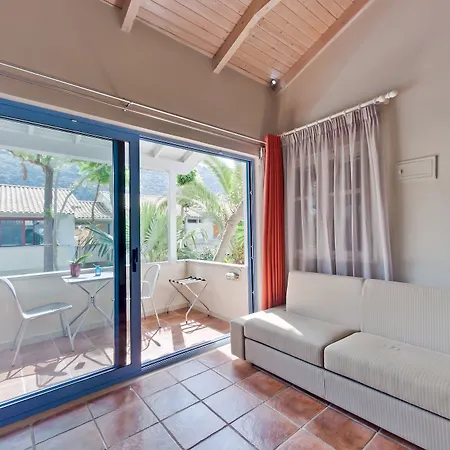 Rouda Bay 3* Mikros Gialos