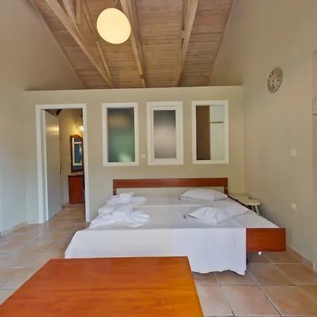 Rouda Bay Hotel Mikros Gialos