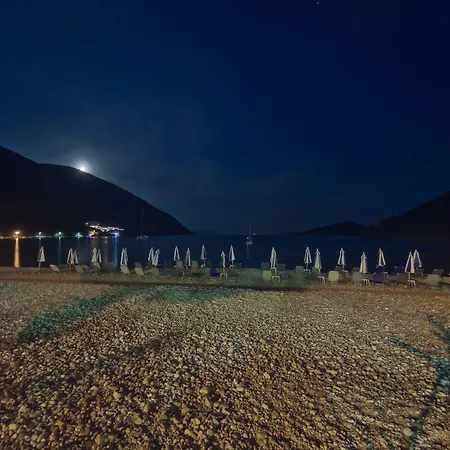 Rouda Bay Mikros Gialos