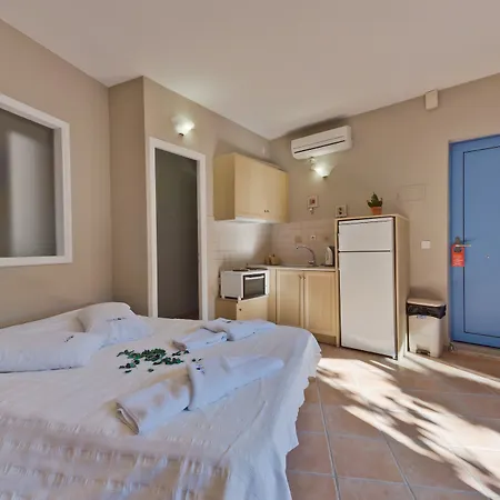 Rouda Bay 3* Mikros Gialos